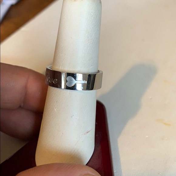 Silver love key ring - Picture 2 of 2